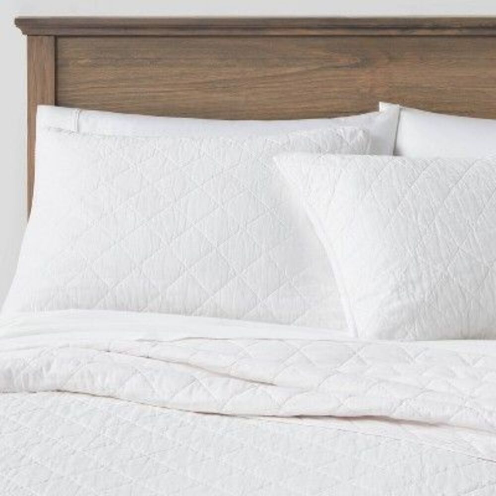 Open Box - Threshold - Full/Queen Diamond Stitch Cotton Linen Quilt White White